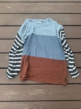 Colorblock Long Sleeve Top with Striped Sleeves - Blue & Brown💚